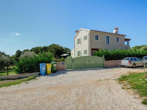 Villa in Srebrni i with Pool near Marea Beach, Štuti