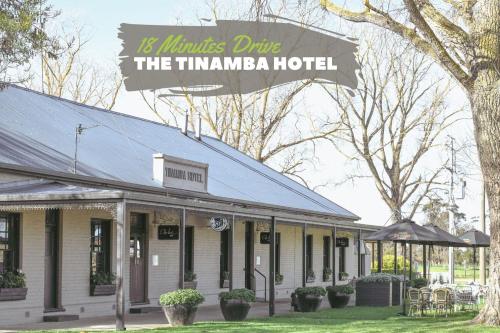 مناطق جذب قريبة, Banjos Cabin Gippsland - Luxury Eco Stay w King Bed & Pond Valley Views in Heyfield