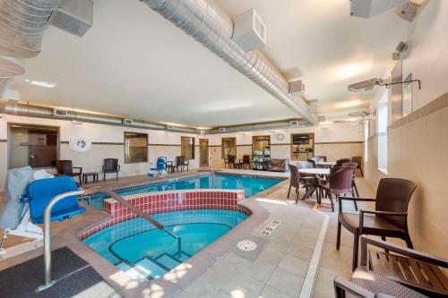 泳池, Comfort Inn & Suites in 夏延尼 (WY)