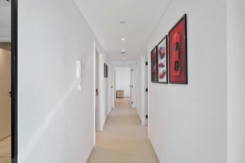 Ferrari Inspired Modern 3BHK with maids room and Full Sea View, Dubai (photo 5)