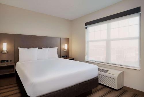 Country Inn & Suites by Radisson Albertville near Outlet Mall in Albertville, USA