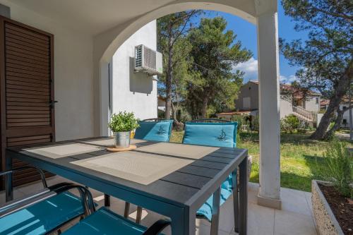 Apartments Lopari 4
