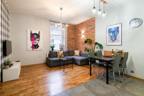 Discover Krakow Apartments - Lubicz St - Loft - Next to Main Station, AC 2