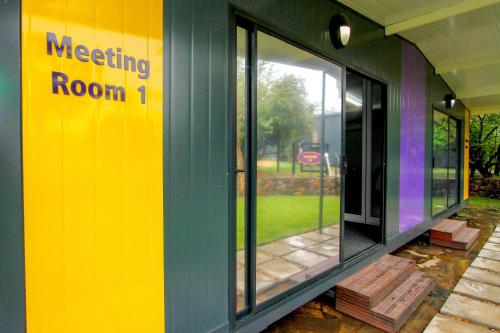 Sala de reunió / Saló de ball, SleepOver Lanseria in Lanseria