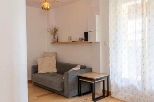 sala de TV, Appartement rénové, charme naturel et authenticité au cœur du village (Appartement renove, charme naturel et authenticite au cœur du village) in Argeles-sur-Mer