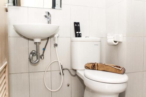 Comfortable Studio at Monroe Tower Apartment By Travelio - image 2