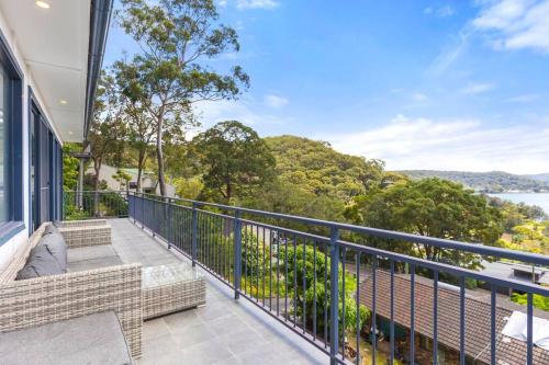 365 Days of Kalm I Pano Water Views I Heated Pool in Point Clare