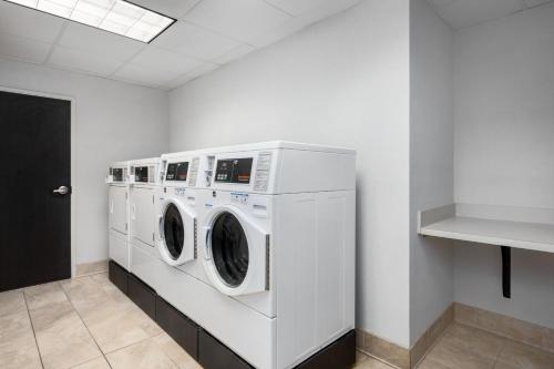 Courtyard by Marriott Auburn - image 11