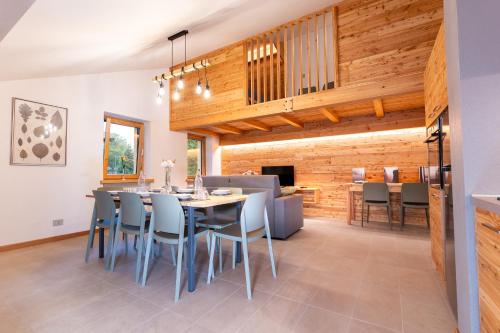 2 bedrooms, 4 beds