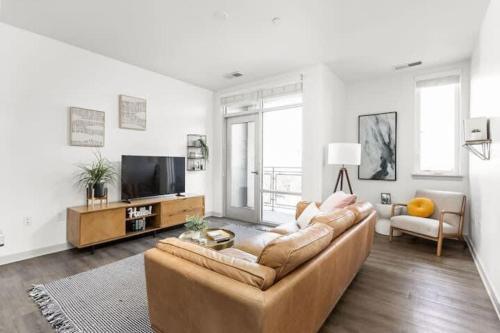 CozySuites l Chic 1BR Bottleworks Indy #5