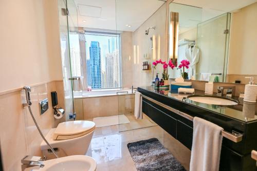 Luxury Apartments - Stunning Marina View - 5-Star Hotel Amenities, Дубай (фото 6)