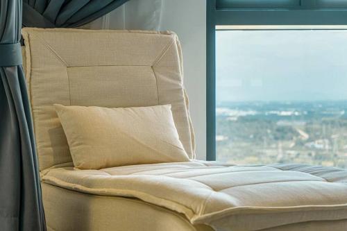 Skyview Penthouse Green Haven Skyview Penthouse Green Haven