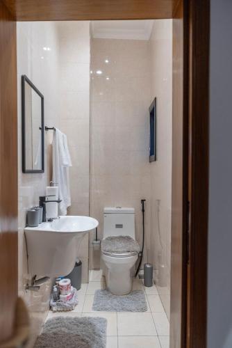 White Lantana Apartments - image 2