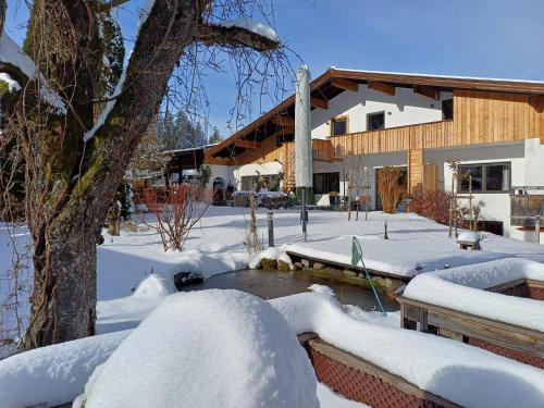 Landhaus Almdorf in Sankt Johann in Tirol, Österreich