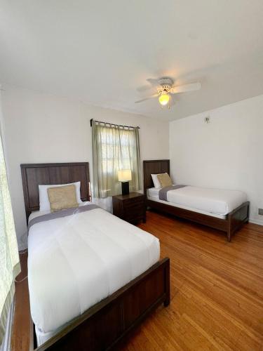 Bargain Beverly Hills 3 Bedroom in great area 5 minutes to Rodeo Drive in Los Angeles, USA