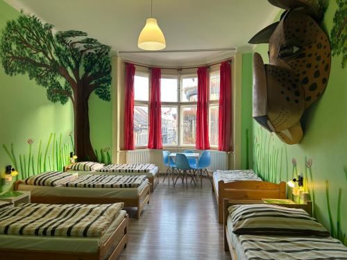 room detail thumbnail 0