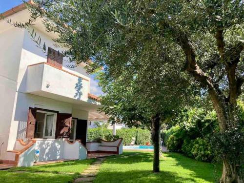 Exterior view, Villa Eleonora con piscina privata a Sabaudia in Sabaudia