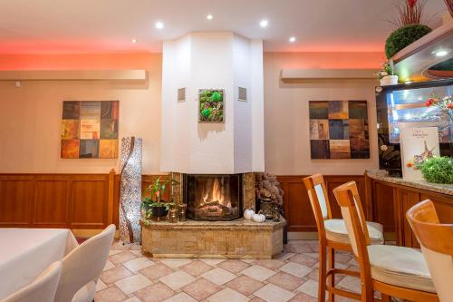 Ресторан, Hotel Kamélia (Hotel Kamelia) in Жиліна