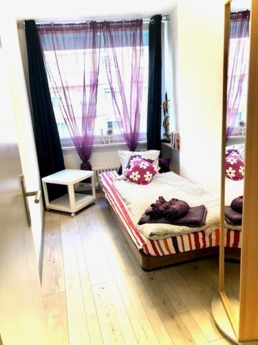 Fabulous Lakeside Family Apartment | 4 Rooms - image 5