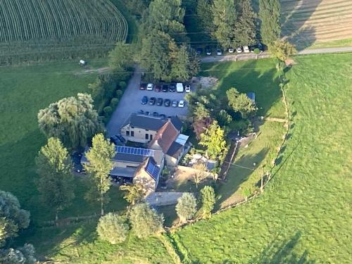 Viesnīcas āriene, La Roulotte de Papou - 2 adultes & 1 enfant in Frasnes-lez-Anvaing