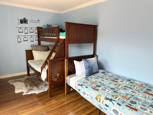 Hamilton Cozy Corner Retreat