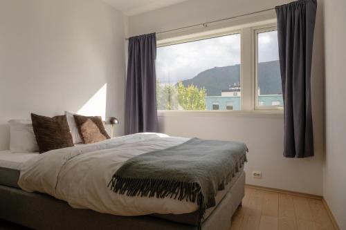 Apartment with View image 2