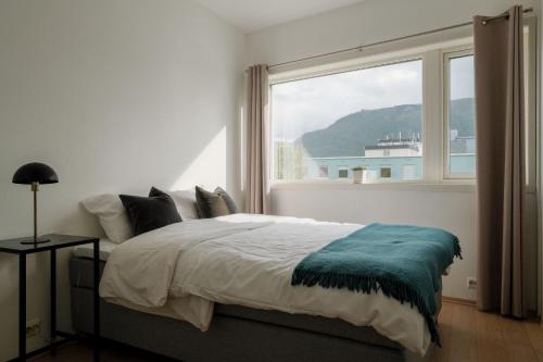 Apartment with View image 4