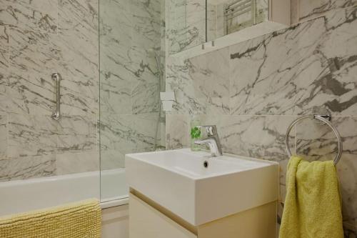 LOVELY CHELSEA APARTMENT IN QUIET NEIGHBOURHOOD - image 13
