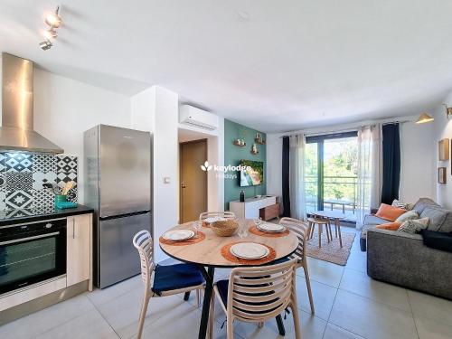 مطبخ, Tanière de St-Paul - 43 m2 - proche du front de mer (Taniere de St-Paul - 43 m2 - proche du front de mer) in Saint Paul