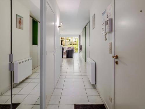 One-Bedroom Apartment image 10