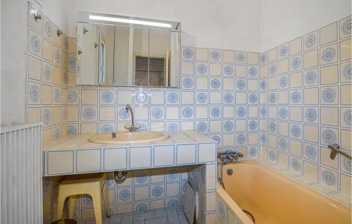 Stunning home in Porticcio w/ WiFi and 4 Bedrooms - image 8