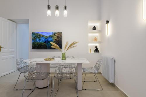Koukaki Cielo Villa10 -Pvt Yard 3BR 8ppl -10min Metro Acropolis, Athen