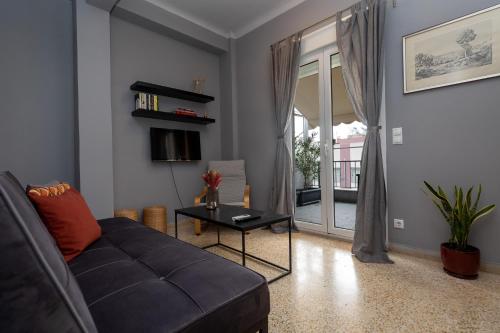 Jacuzzi Patio & Acropolis view 2-BD Retreat, Афины (фото 5)