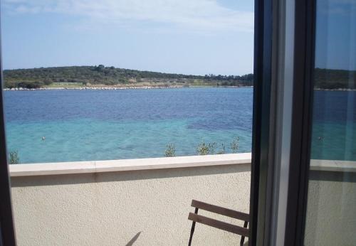 Vaade, Apartments Azur in Ilovik