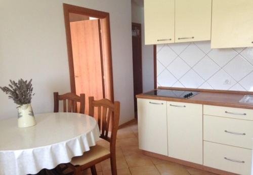 Seadmed, Apartments Azur in Ilovik