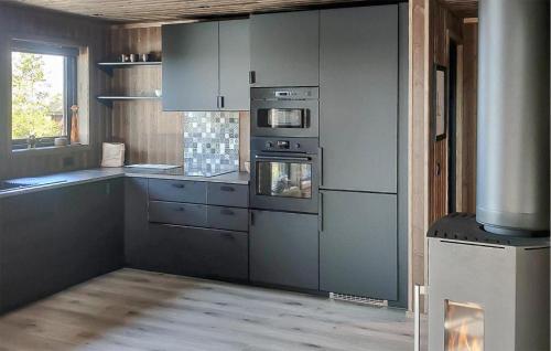 virtuve, Amazing Home In Dølemo With Sauna in Ovre Ramse