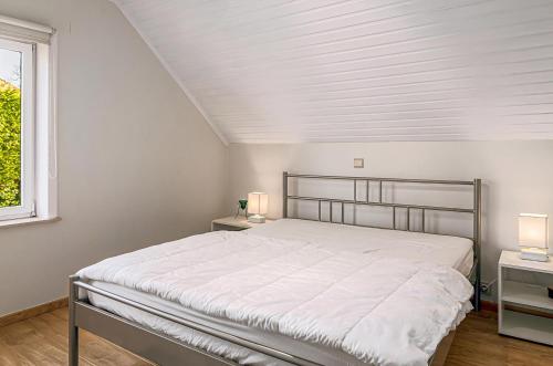 Three-Bedroom Villa image 9
