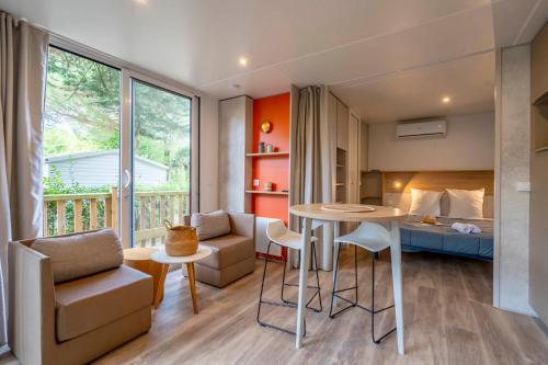 생 마르탱 드 레 Camping 4 etoiles Les Fougeres 4성급 게스트하우스 스위트룸