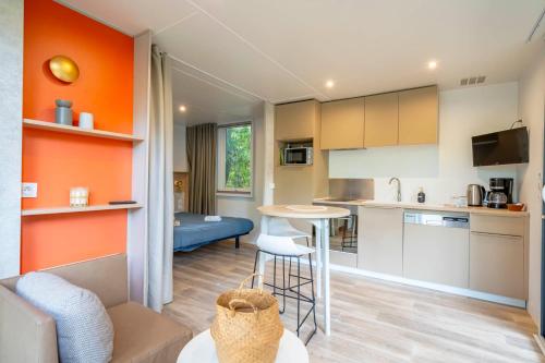 생 마르탱 드 레 Camping 4 etoiles Les Fougeres 4성급 게스트하우스 로비