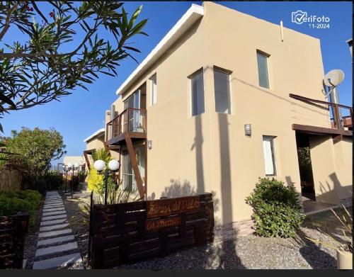 2 bedrooms, 5 beds