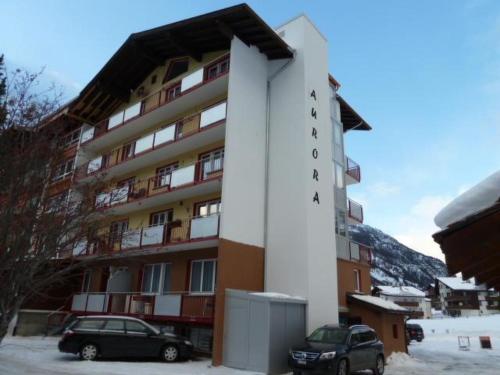  Apartment Haus Aurora by Interhome in Saas-Grund