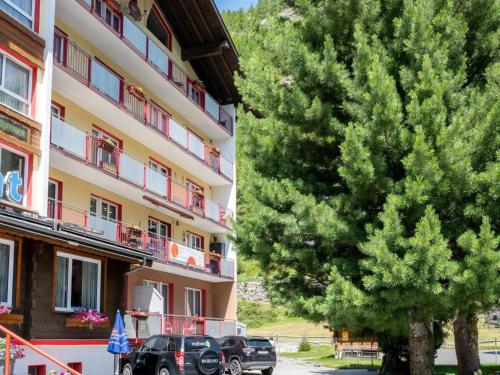  Apartment Haus Aurora by Interhome in Saas-Grund