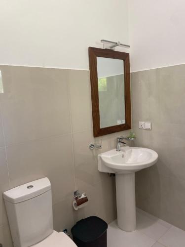Double Room with Garden View image 4