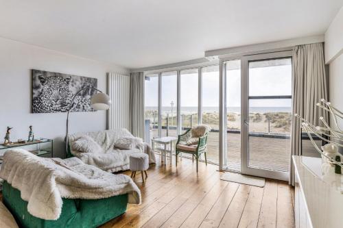 Two-Bedroom Apartment room in Duvetorre 0102