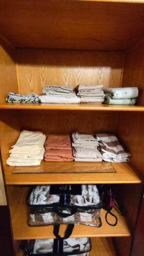 Luxurious 3 room hotel apartment just steps away from North 90th Street offering a perfect blend of comfort and convenience Ideal for families