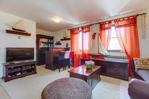 One-Bedroom Apartment image 8