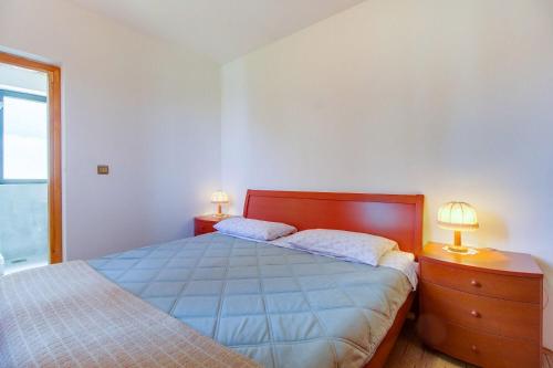 One-Bedroom Apartment image 4