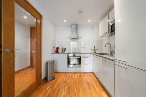 Stylish and very central apartment with balcony, Londyn (zdjęcie 8)