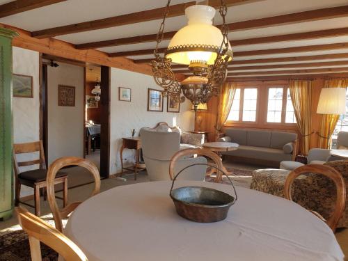 Apartment Aerneli- Chalet by Interhome in คชตาท