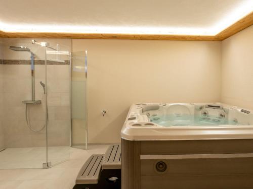 Apartment Haus Alpenrose by Interhome in Saas Fee Külváros